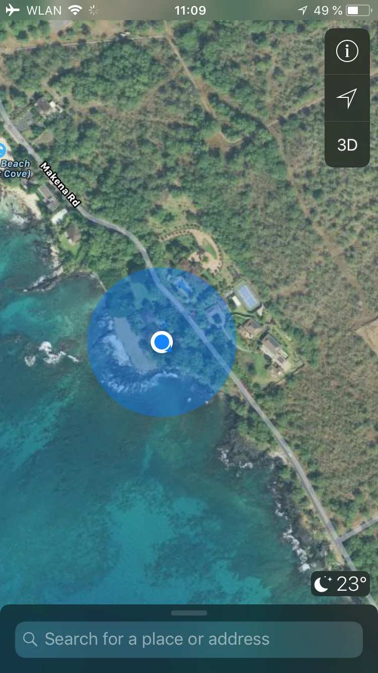 Zooming in to Makena Rd., Hawaii. Target is Peter Thiel's pool.