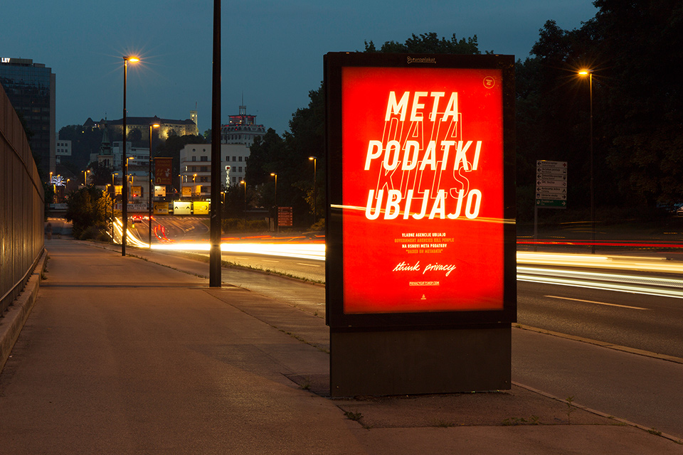 METADATA PODATKI UBIJAJO. ©Janez Janša